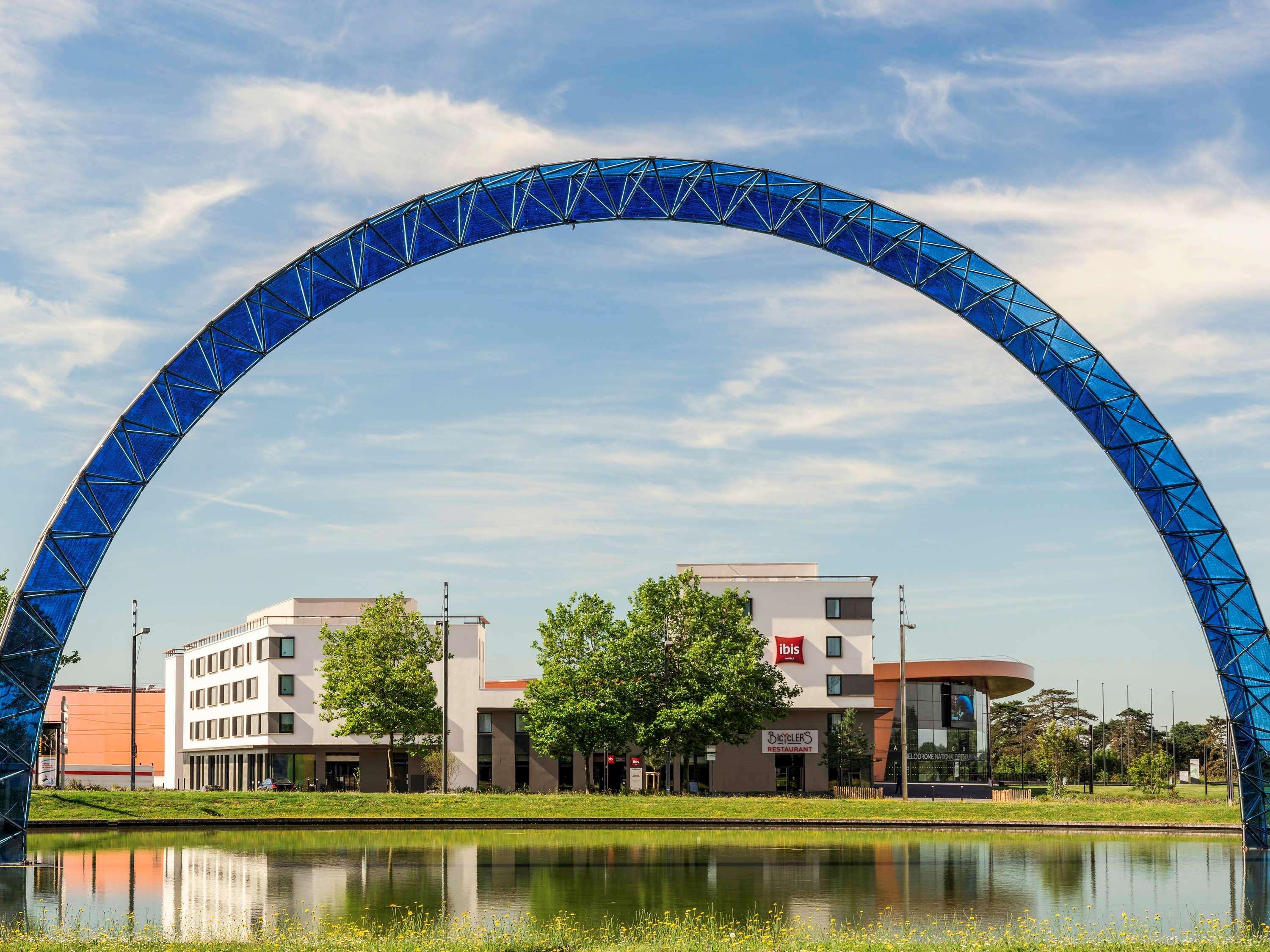 Ibis Saint Quentin En Yvelines - Velodrome Otel Montigny-le-Bretonneux Dış mekan fotoğraf